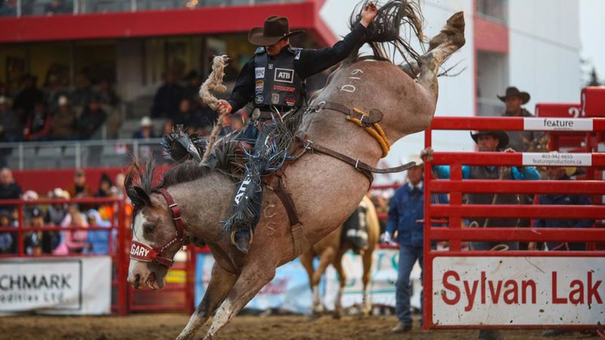 Zeke Thurston rides to third Ponoka Stampede championship