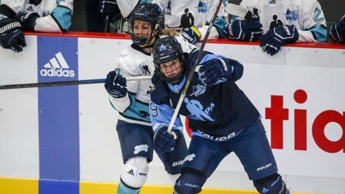 Sask. hockey player holds out on going pro amidst women's league