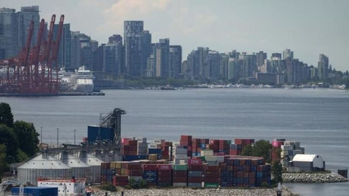 CP NewsAlert: Tentative Deal Reached In B.C. Port Strike ...