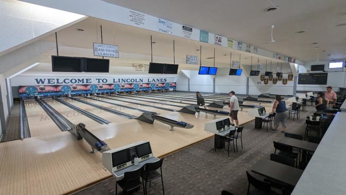 City to investigate options for preserving Vernon bowling alley
