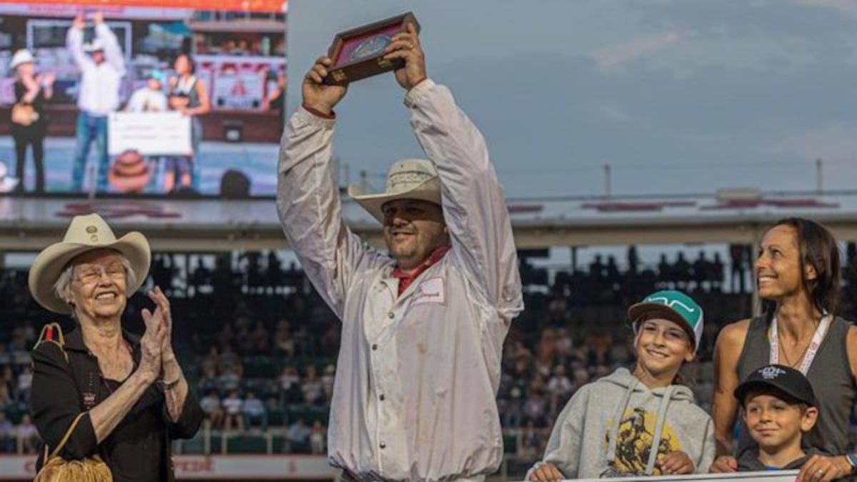 Wagon Racer Northeast chuckwagon racer brings home Top Rookie Award from Calgary ...