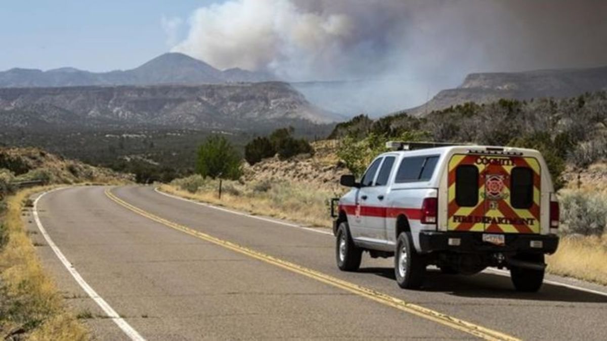 US Forest Service burn started wildfire that nearly reached Los Alamos, New Mexico, agency says