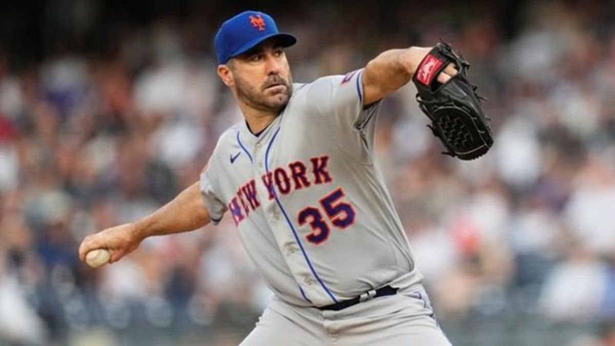 The Mets are trading 3-time Cy Young Award winner Justin Verlander to the  Astros