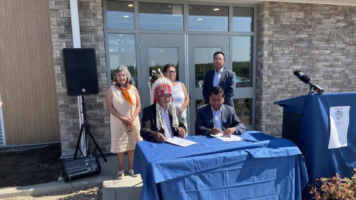 Kinistin Saulteaux Nation signs agricultural benefits claim, hosts
