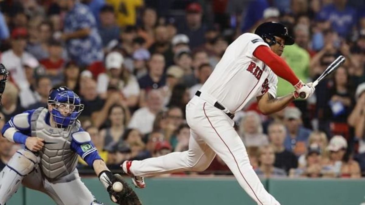 Schneider homers in first MLB at-bat to help Blue Jays beat Red Sox 7-3