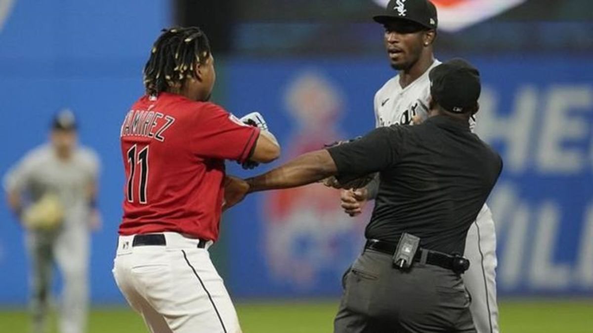 Jose Ramirez, Tim Anderson get in fight, trade punches in White