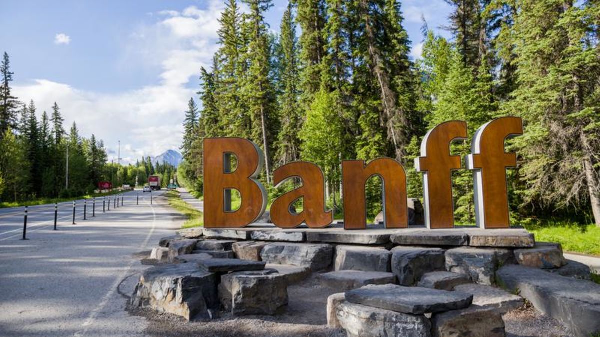 Banff Gondola Shut Down Due To Power Outage Caused By Lightning Storm Chat News Today