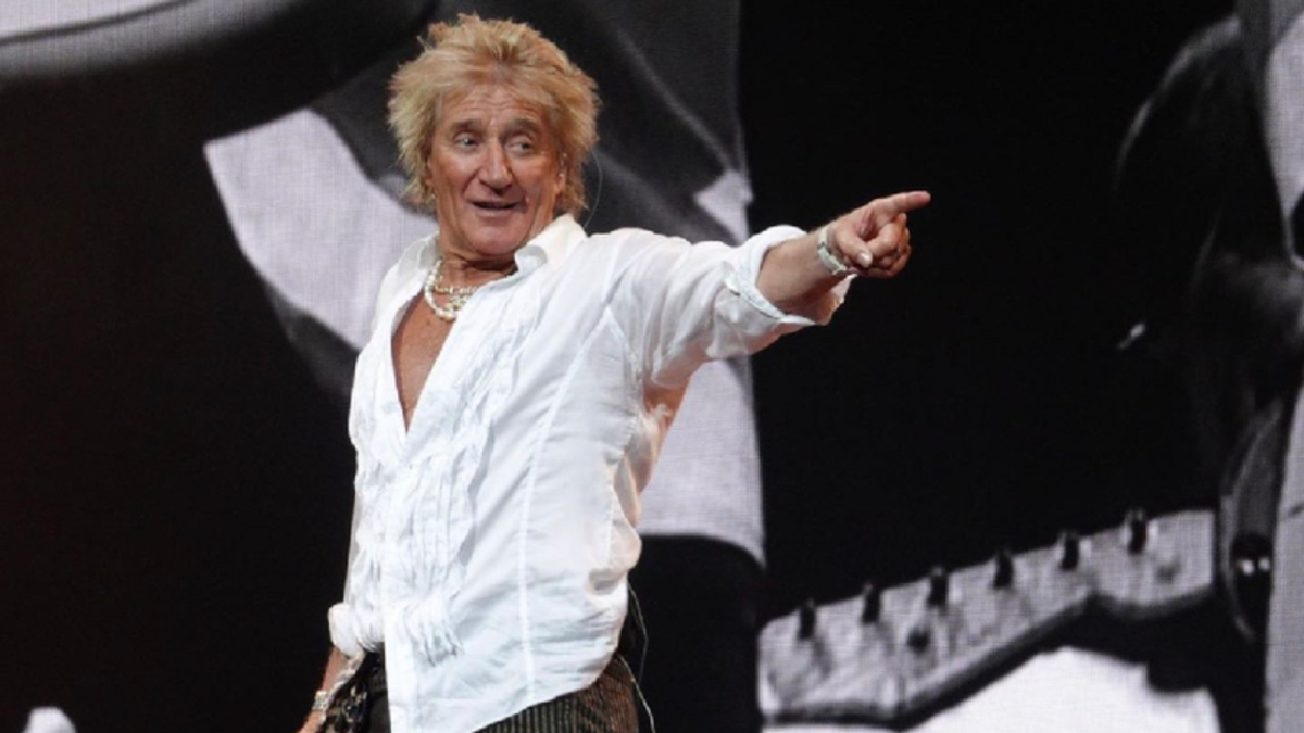 p-a-fan-disappointed-after-rod-stewart-concert-cancelled-with-no