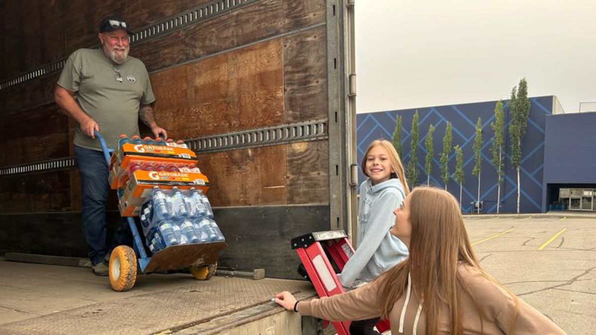 Kamloops residents aiming to pack 53foot trailer with goods for