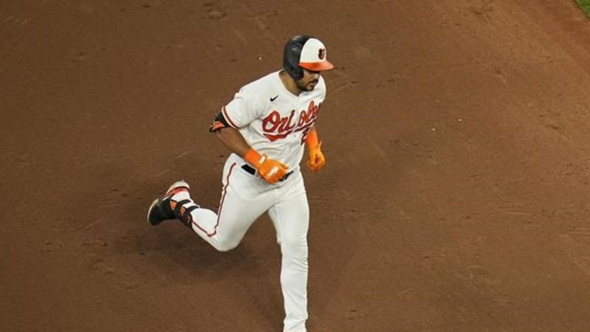 Anthony Santander hits 2 homers to back Dean Kremer as the Orioles beat the  Blue Jays 7-0 - The San Diego Union-Tribune