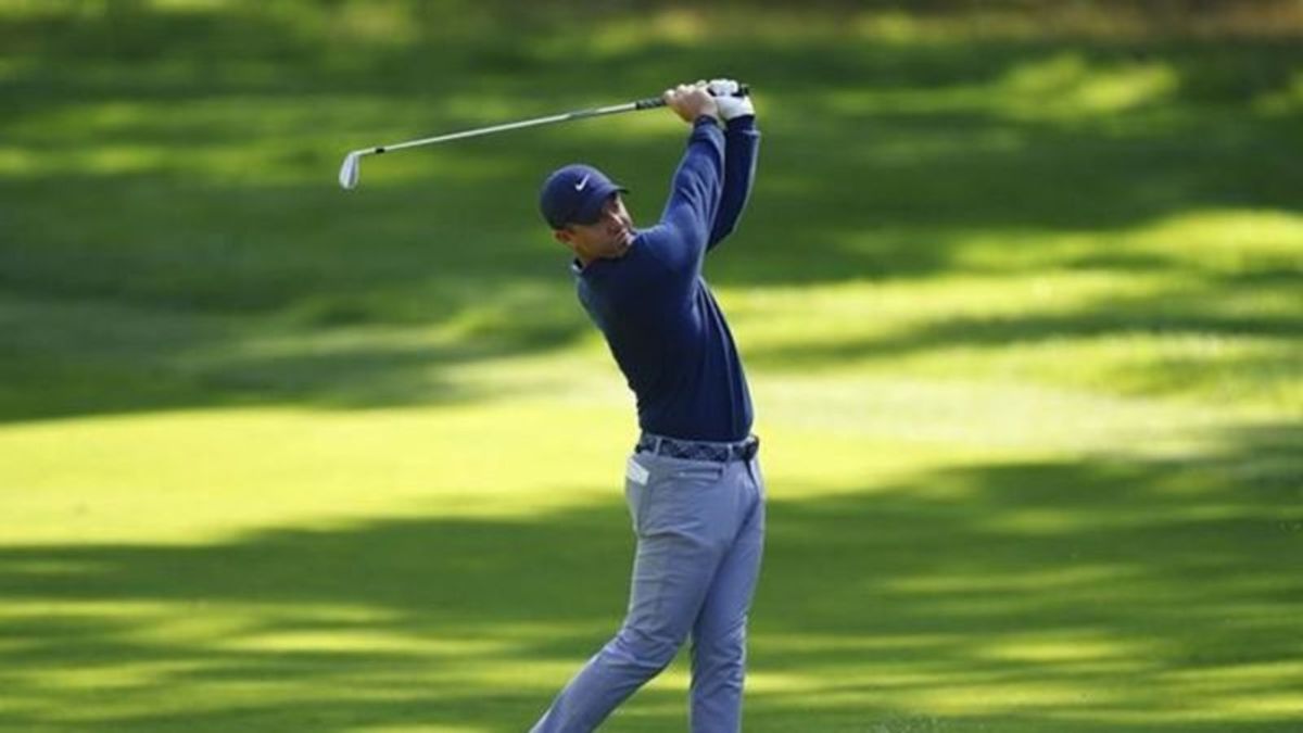 Aberg tied for lead, McIlroy barely makes weekend at Wentworth | CHAT ...