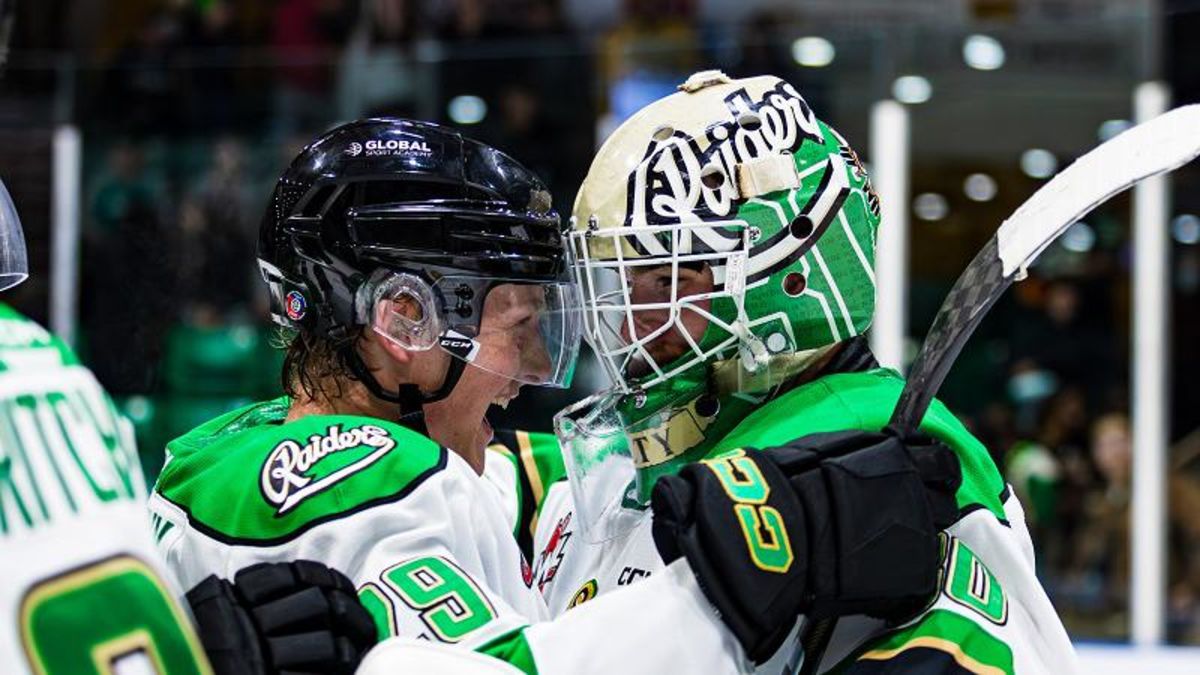 Raiders win shootout thriller to finish with flawless pre-season record -  Prince Albert Raiders