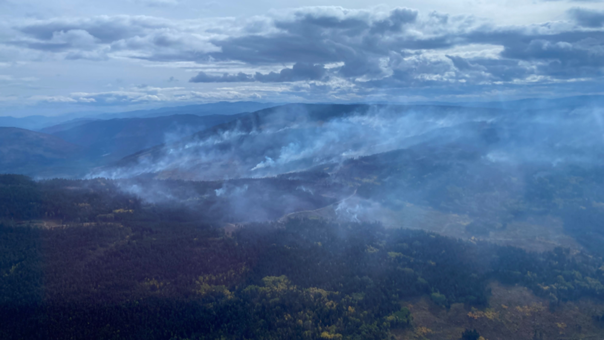 Evacuation Orders Downgraded, Alerts Lifted For Glen Lake Wildfire ...