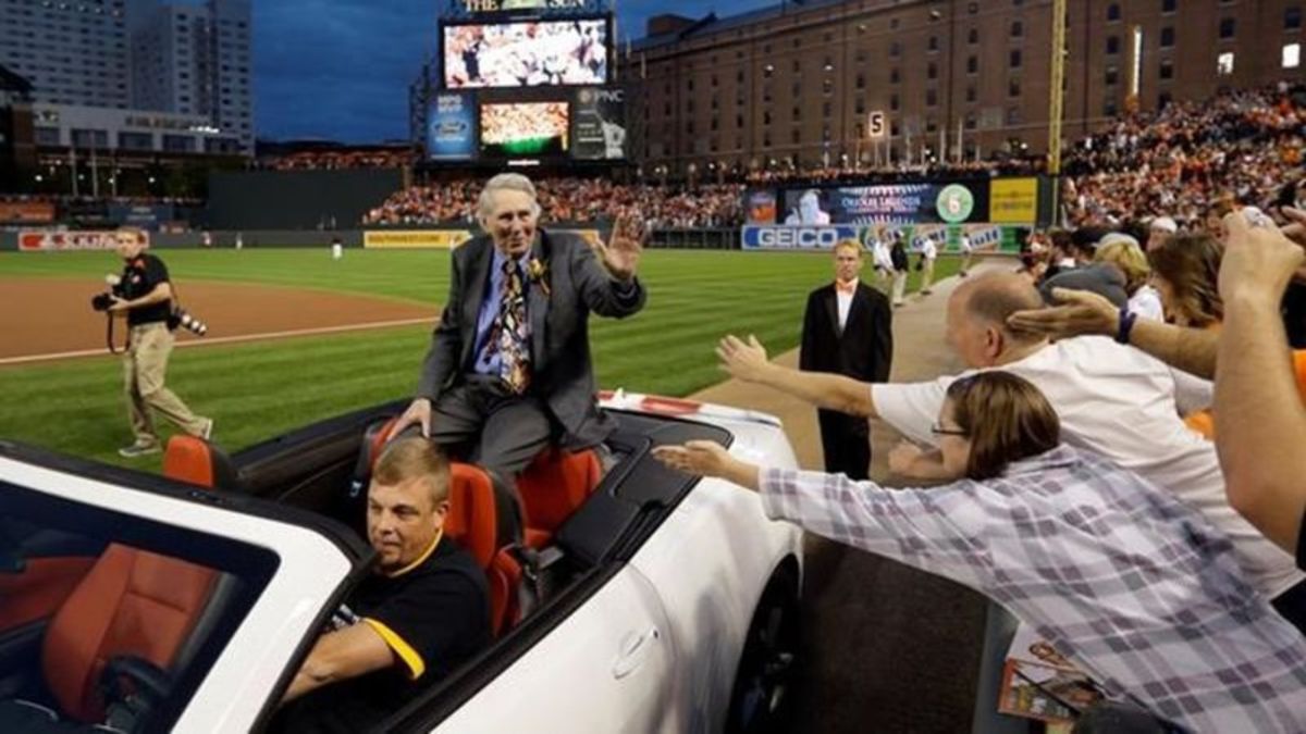 Brooks Robinson, Orioles third baseman with 16 Gold Gloves, has died. He  was 86