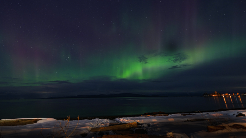 ‘It’s so rare:’ local photographer captures dazzling Aurora Borealis display | NanaimoNewsNOW